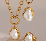 Statement Pearl Pendant Chain Necklace